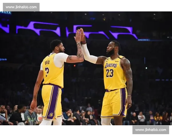 湖人客场对决老鹰詹眉领衔冲击关键胜利之夜焦点战全场瞩目NBA